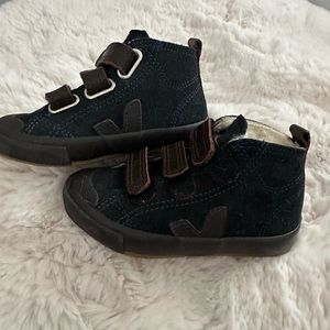 Veja sneakers size 8 (toddler)  black & brown like new lightly worn